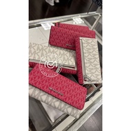 MK TRIFOLD WALLET SIGNATURE