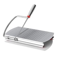 起司切片機 多用途不鏽鋼廚房工具 精準切割塊狀起司奶油香腸水果 厚薄可調 省力易清洗 烘焙料理必備神器 切菜板一體設計