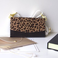 豹紋三摺手帳型手機殼 附肩背帶