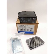 E3JM-R4M4-G Omron Photoelectric Sensor Brand 4 Meters Long With Reflector Ready To Ship