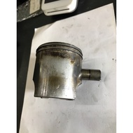 YAMAHA DT200 WR PISTONS-ENGINE (3XP)