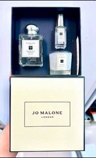 1200+好評❤️現貨‼️JO MALONE 祖馬龍 英國梨三件套 🎁✨  限定禮盒 • 英國梨與小蒼蘭香水 50ml 🍐 • 英國梨與小蒼蘭香水 9ml 💫 • 英國梨與小蒼蘭蠟燭 30g 🕯️  