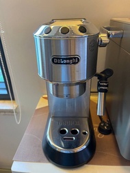 二手 De'Longhi Dedica Style 系列半自動咖啡機 EC685 (附配件）