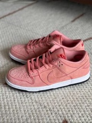 Nike SB Dunk Low 粉紅豬