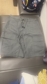 Uniqlo U綠色工裝短褲