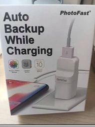 全新PhotoFast 自動備份充電器