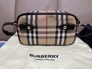 Burberry 相機袋 經典歡迎的 Vintage Check（復古格紋）相機包 / 雙針扣斜挎包 小手袋 小廢包 斜孭袋 相機袋 相機包 BURBERRY CHANEL GUCCI HERMUS 