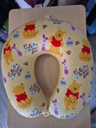 迪士尼小熊維尼U型枕