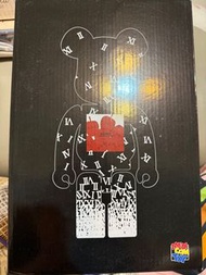 Bearbrick shareef tokyo 紅蘋果 400%+ 100%