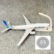 Boeing 737-800 Airplane Model Brand "FLYDUBAI" High Quality Metal Beautiful Standard Scale