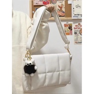 พร้อมส่ง✨KakBags ของแท้ กระเป๋า กระเป๋าใส่ไอแพด กระเป๋าสะพายข้าง กระเป๋าน่ารัก กระเป๋านุ่มนิ่ม pillo