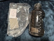 (New w/ box) 啞鈴水壺 全新連盒tritan 嬰兒級安全 100% new- 健身用水壼 灰黑色2300ml grey black 耐熱120度