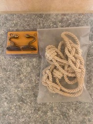 全新窗簾掛勾及綁帶一套（2個掛勾及2條綁帶）