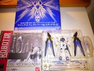 Robot 魂 突擊自由高達 strike freedom gundam + 光之翼