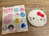 Sanrio 毛茸茸襟章扣針(Hello Kitty款)