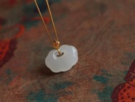 18K金鑲嵌天然和田玉如意吊墜 羊脂玉如意鎖 鎖骨鏈