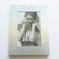 Chungha 1st Mini Album - Hands On Me + Poster