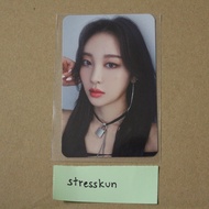 Loona Yves Official Photocard