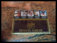 PODUK TERLARIS GARAM SURYA 12 [1 SLOP ]