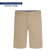 Tommy Hilfiger กางเกงขาสั้น ผู้ชาย รุ่น MW0MW37652 RBT - สีน้ำตาล ทรง Regular Fit