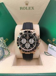 40mm 全新現貨 126515ln-0002 Daytona腕錶18K永恒玫瑰金款，搭配亮黑色及日亮金色錶面及Oysterflex錶帶，黑色Cerachrom外圈設測速計。