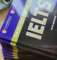 包郵 新版 IELTS 4-20 (17本) Academic Cambridge Exampapers  另有General Training