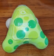 輕型單手易掌握 OGAWA  迷你 蛙形 按摩器froggy touch mini massager Model: OL0308 size:104mm x 104mm x 83mm 凈重Net weight 160g  綠色(電池操作, 不連3 x 3A 電池) 西營盤或金鐘/中環地鐵站交收。