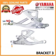 YAMAHA MT15 RIGHT FOOTREST BRACKET B7D-F7443-00