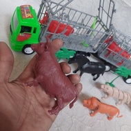 Zoo Truck Toys Contain Quality Animals Inside