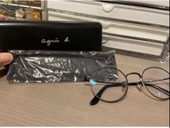 Agnes b 鈦金屬眼鏡連眼鏡盒 AB70003