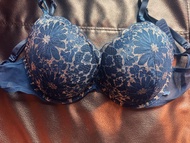 Victoria secret bra 34D-  push up
