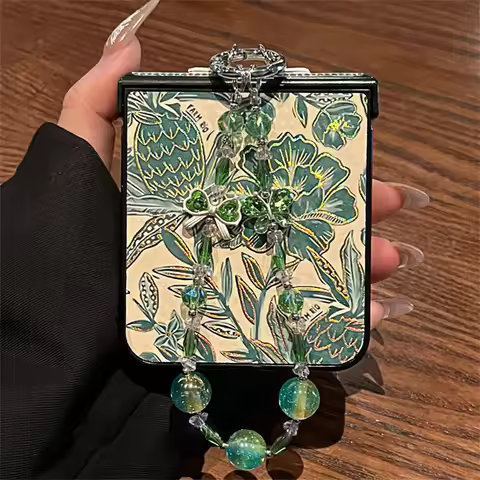 Korean Green Leaf Bud Emerald Green Beads Bracelet Phone Case for Samsung Galaxy Z Flip7 6 ZFlip 6 Z