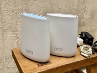 Netgear Orbi RBR20 Tri-Band Mesh Wi-Fi Router & RBS20 Satellite Bundle