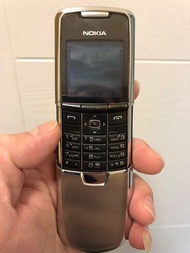 Nokia8800如图新净，一机、一电、一叉，请勿议价。