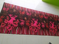 Kain Batik Tulis Model Jarik Motif Kalimantan Warna Kombinasi Hitam Merah Soga Krem Keemasan Bahan K