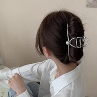 Metis 韓國超大號簡約高級感潮珍珠抓夾女腦勺盤發頭飾發夾鯊魚夾發飾