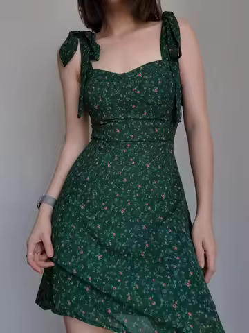 French Style Retro Dark Green Floral Dress Women 2024 Summer Sweetheart Neckline Cinching Waist Slim