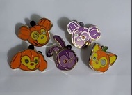 香港迪士尼樂園徽章 萬聖節星黛露 可琦安 達菲 雪莉玫 杰拉多尼 hong kong Disneyland Halloween pin duffy shelliemay Gelatoni cookie