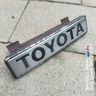 TOYOTA Grill emblem Corona TT 132TOYOTA