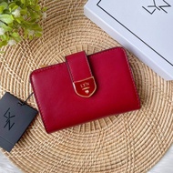 กระเป๋าสตางค์ใบกลาง LYN งานแท้Outlet คอลเลคชั่นใหม่ ขนาด 5.5 นิ้ว (ใบกลาง) มี 4 สี : ดำ / ม่วง / แ