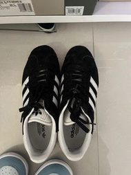 adidas 波鞋