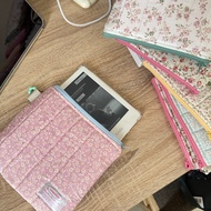 Pouch Kindle (E-Reader) flower coquette || Sewnbyz