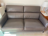 Kuka淺啡色2.5座真皮沙發「新淨」