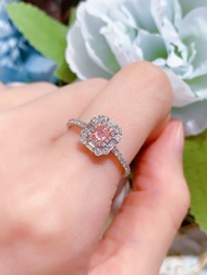 精緻新品💓！ Pink Diamond Ring  簡約modern粉紅鑽戒指，粉紅鑽主鑽17份💗 副鑽32份，18K金材質，只售5980HKD