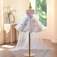 Gorgeous girl dressed up to attend banquet dress, new girl graduation ceremony, hosting dance party 