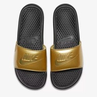 現貨 iShoes正品 Nike Benassi JDI 女鞋 拖鞋 黑 金 舒適 運動 透氣 輕量 618919022