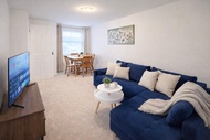 Rumah 856 m² dengan 2 bilik tidur dan 2 bilik mandi peribadi di St Peters (Modern 2BR Margate Home |