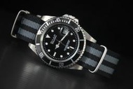OMAX歐馬仕尚勞利仕名款黑水鬼submarine造型不鏽鋼製石英錶james bond nato錶帶