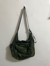 mont-bell montbell shoulder bag 斜背包 側背包 登山 拉鍊 收納 日本 綠 男 女
