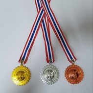 เหรียญรางวัล เหรียญกีฬาสี เหรียญรางวัลกีฬาโลหะสำเร็จรูป พร้อมสายธงชาติ